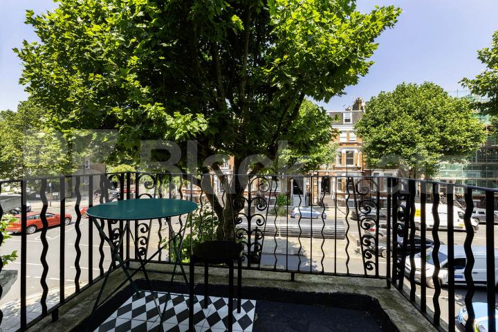 Modern studio set within a large period house mins to tube and shops Sutherland Avenue, Maida Vale